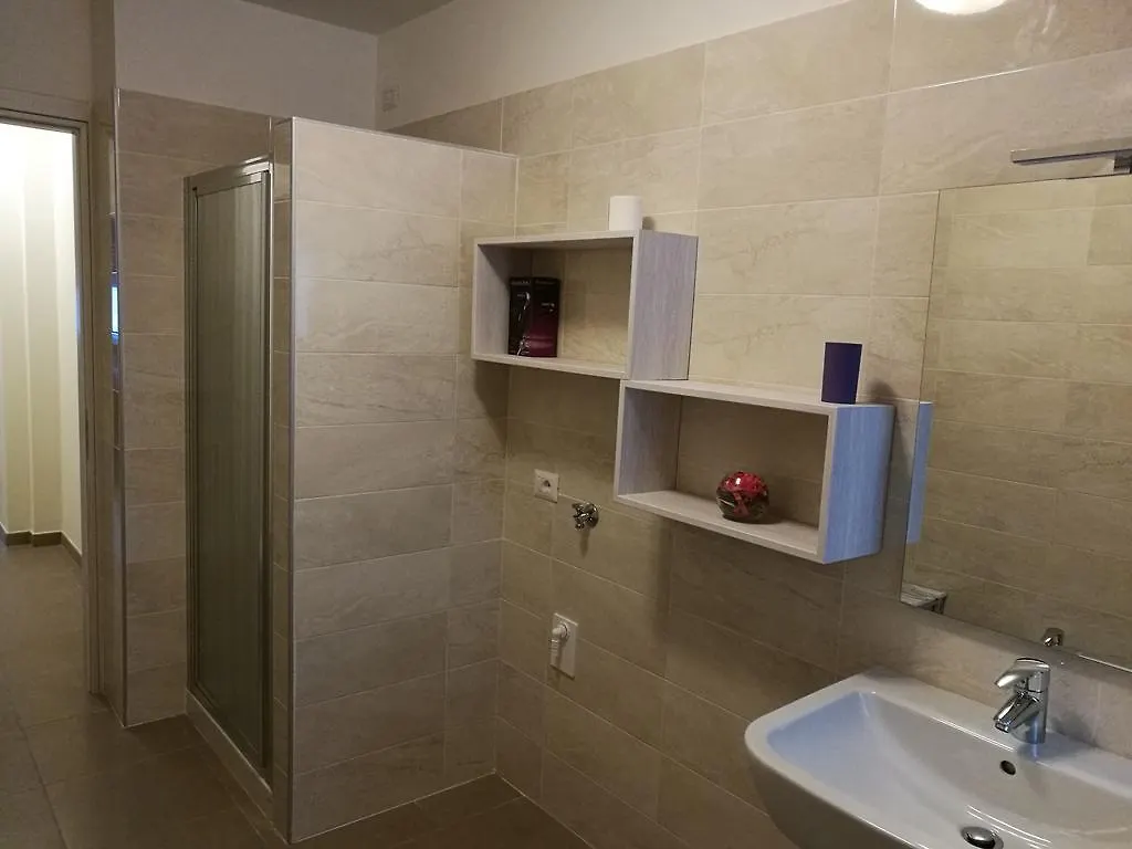 Casa de hóspedes Melibi - Re Lear Apartments Verona